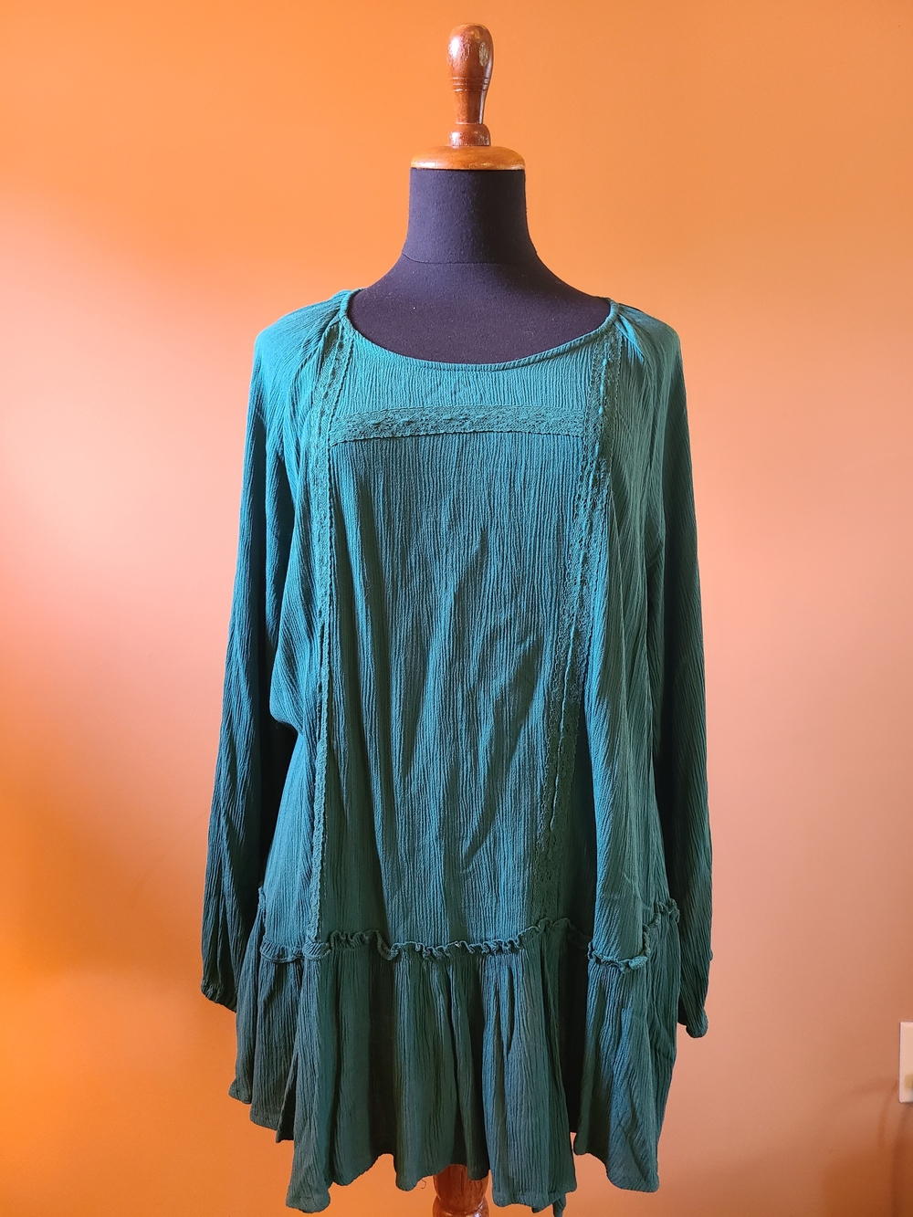 Women's Green Long-Sleeve Peasant Top